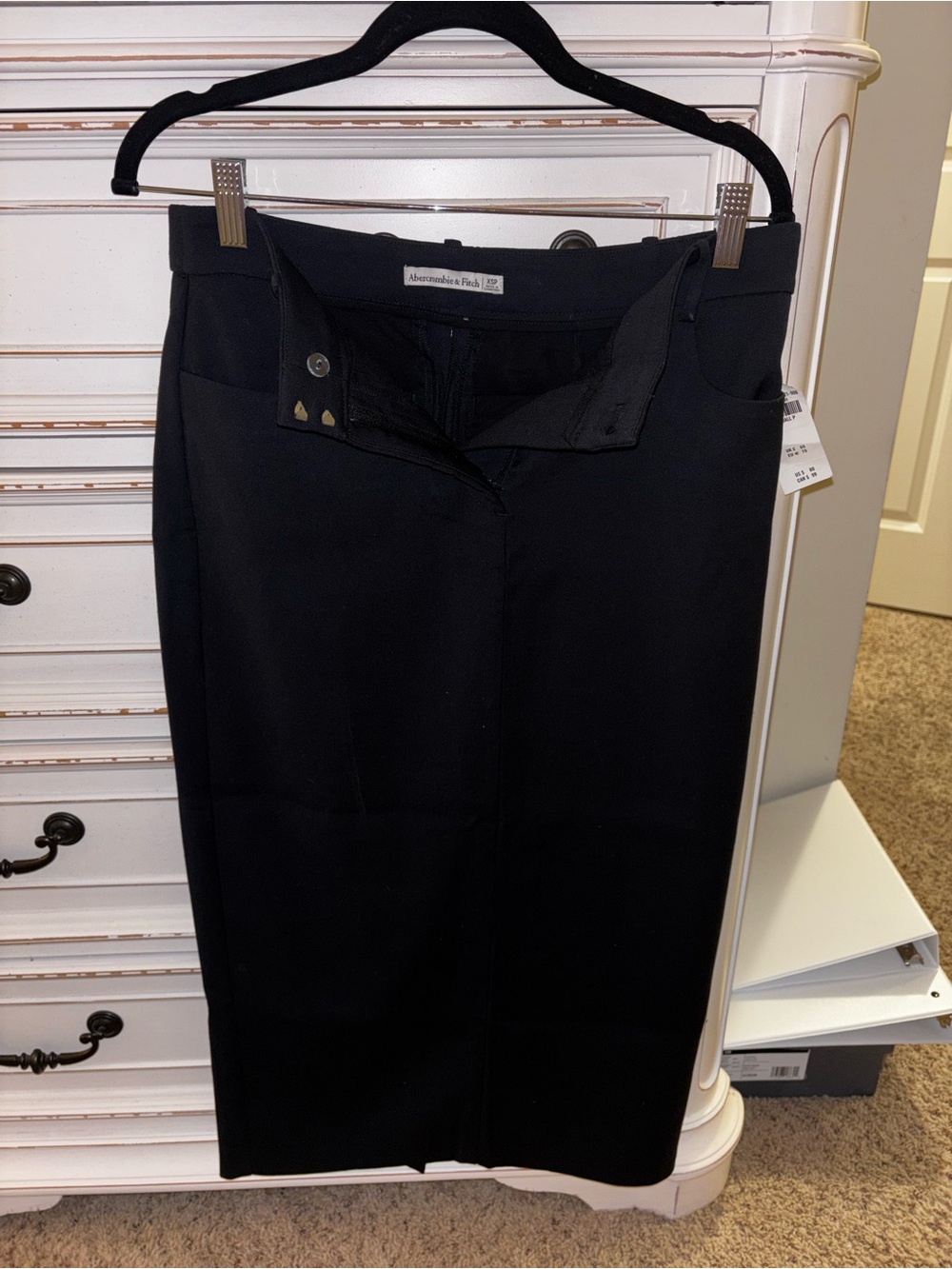 NWT Abercrombie & Fitch Women’s Black Pencil Skirt with Tailored Pocket Detail